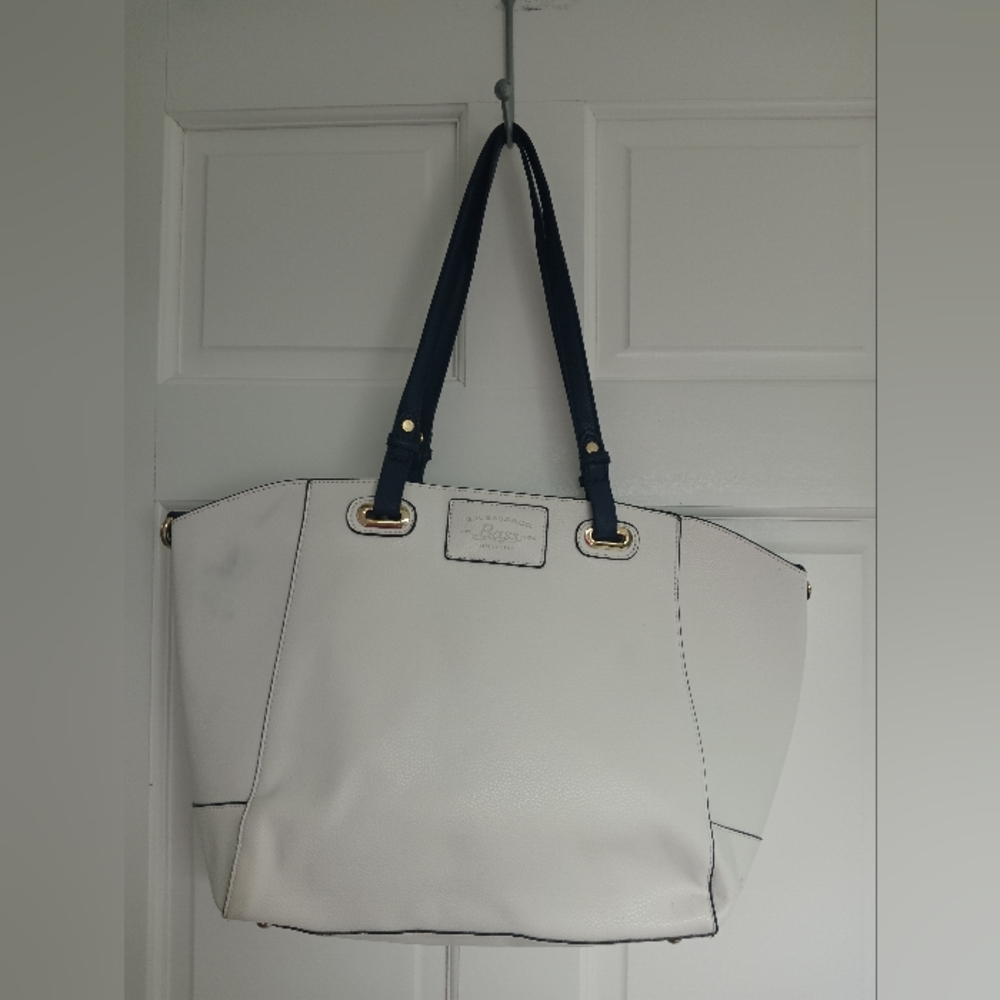 GH Bass & Co Women's purse